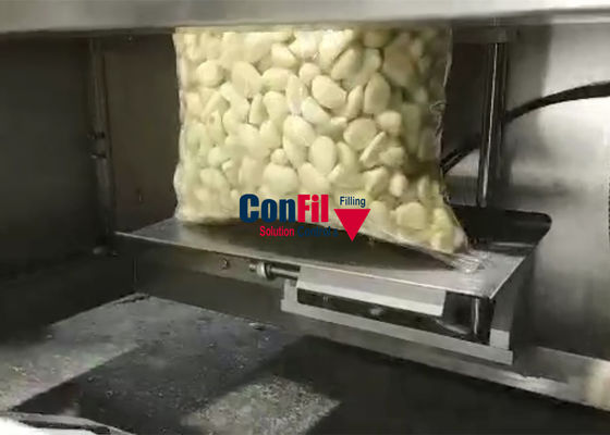 14 Head Auto Weighing Packing Machine For Garlic 5KG 10KG VFFS Packing Line